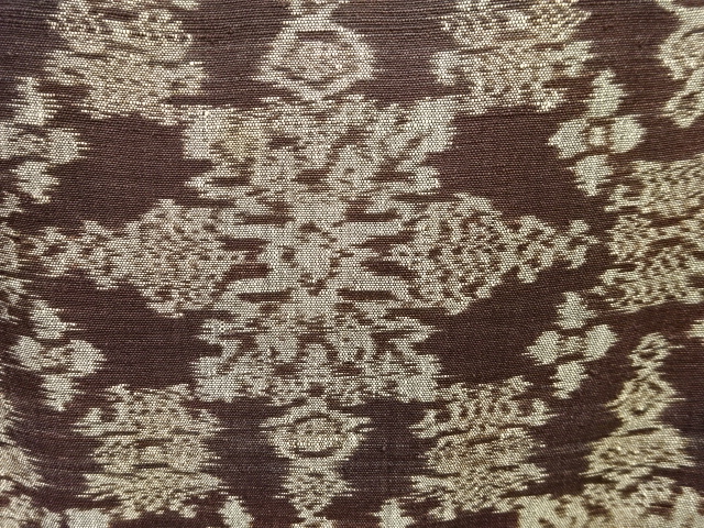 JAPANESE KIMONO / ANTIQUE KIMONO / SILK / DORO OSHIMA TSUMUGI / WOVEN FLORAL CREST